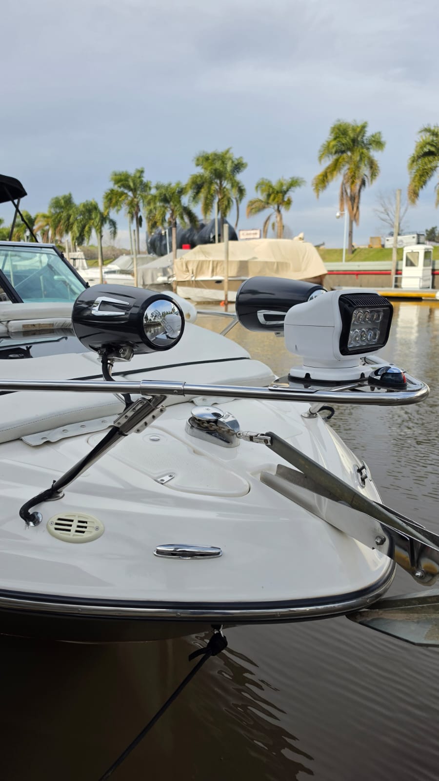 Canestrari Cuddy 245 2023 Mercruiser 250 hp B III